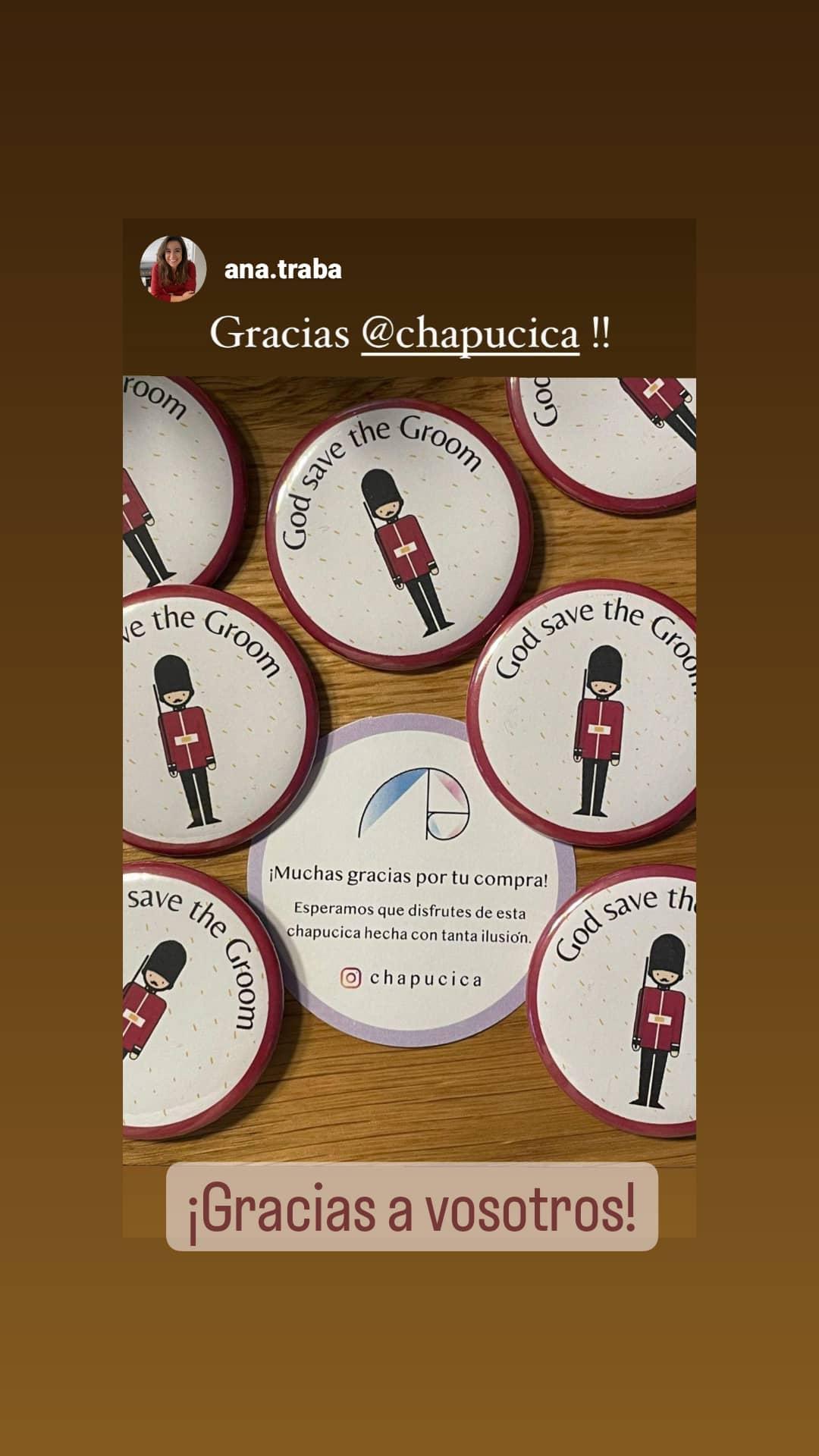 Chapas para boda con ilustración de guardia real y el texto God save the Groom